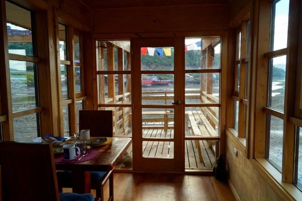 Hostal Palafito Waiwen 卡斯特鲁 外观 照片