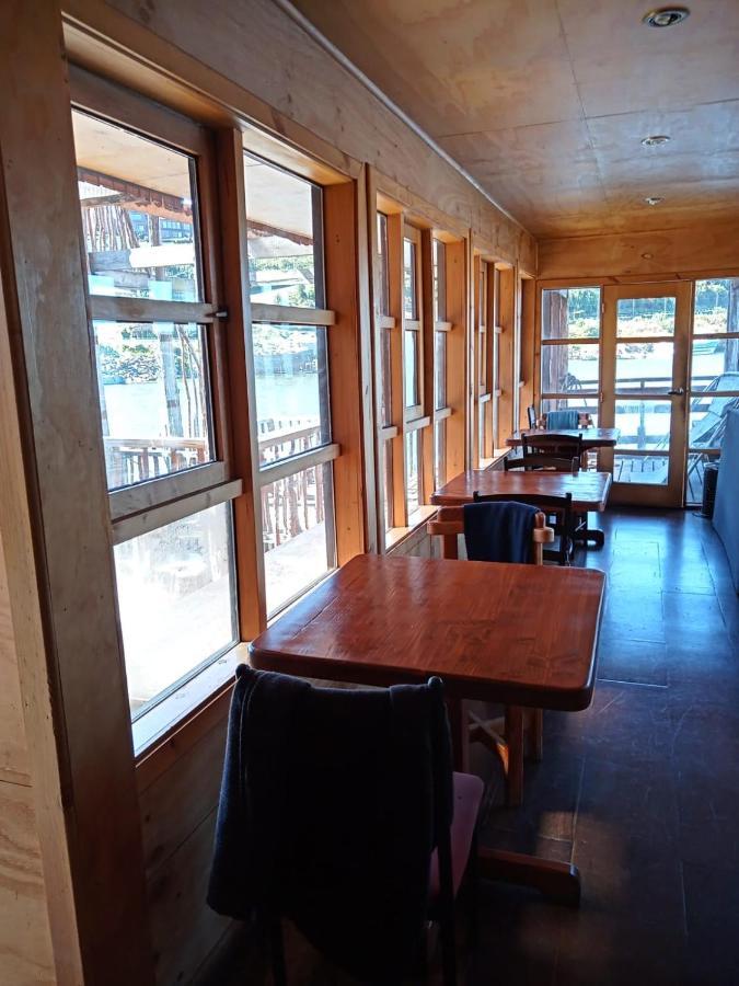 Hostal Palafito Waiwen 卡斯特鲁 外观 照片
